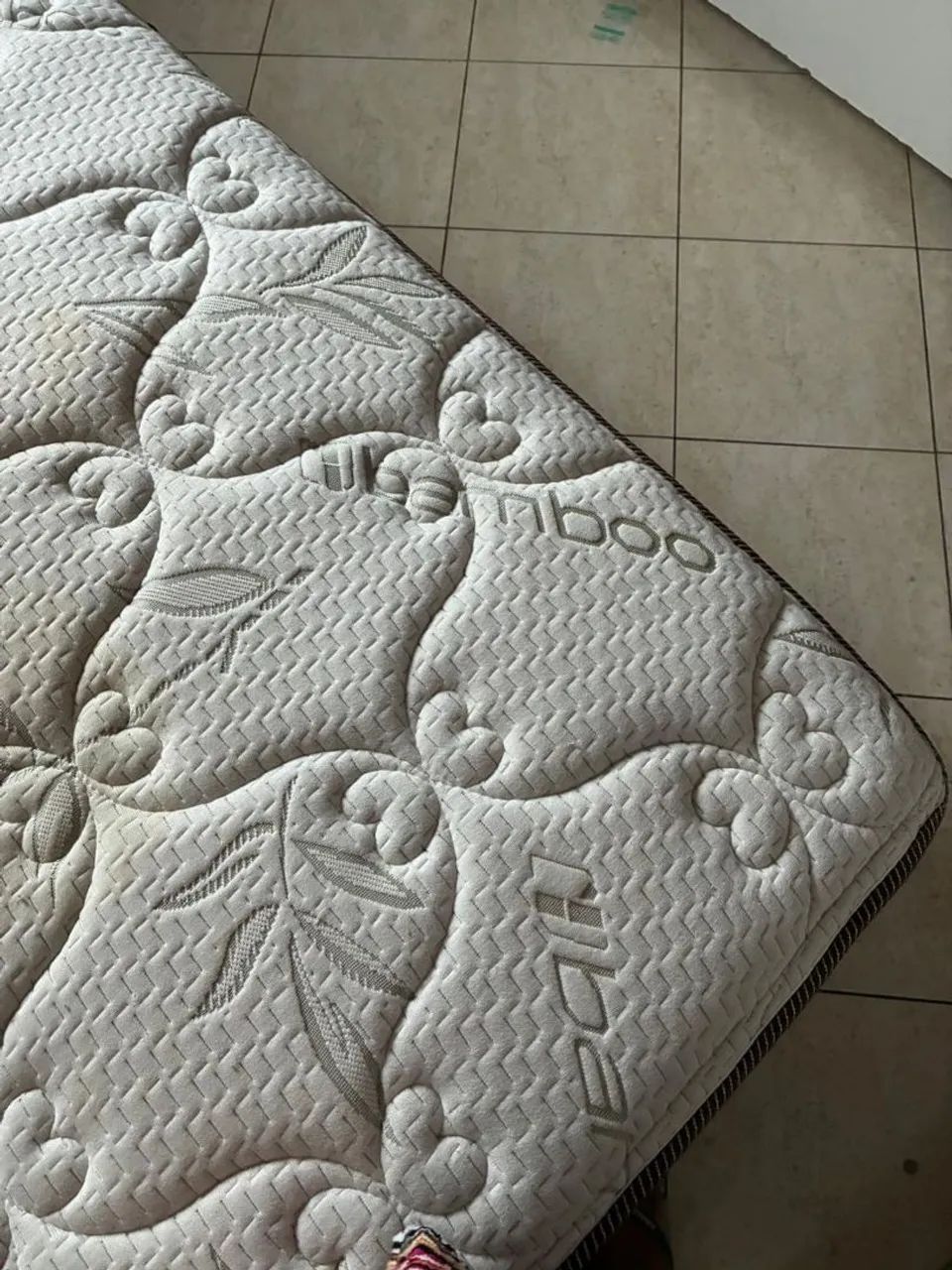 Cama King Size + Base Box - R$ 1.000,00