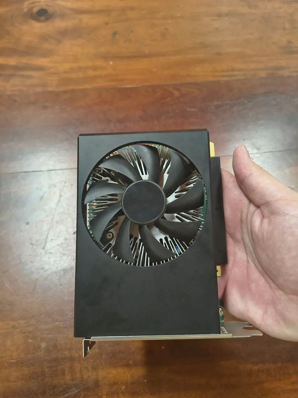 GTX 1660 SUPER 6GB - Foto 2
