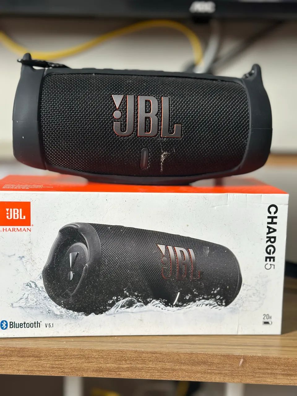 JBL CHARGE 5 1 MÊS DE USO