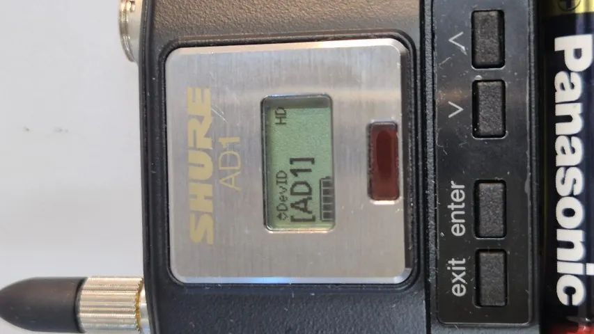 SHURE AD1 G56 完動品 SHURE AD1 RADIOMIC TRANSMITTER Bodypack, LEMO3 connector, 470