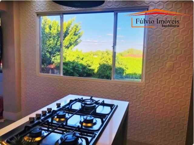 Magnífico sobrado, alto padrão, 4 quartos, completa armários, porcelanato e espaço gourmet - Foto 12