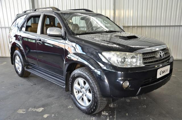 TOYOTA HILUX SW4 3.0 SRV 4X4 7 LUGARES 16V TURBO INTERCOOLER DIESEL 4P AUT 2010 - Foto 4