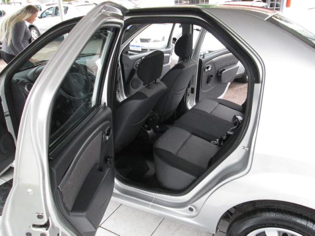 Renault Logan Expression 1.6 2012 Flex - Foto 8