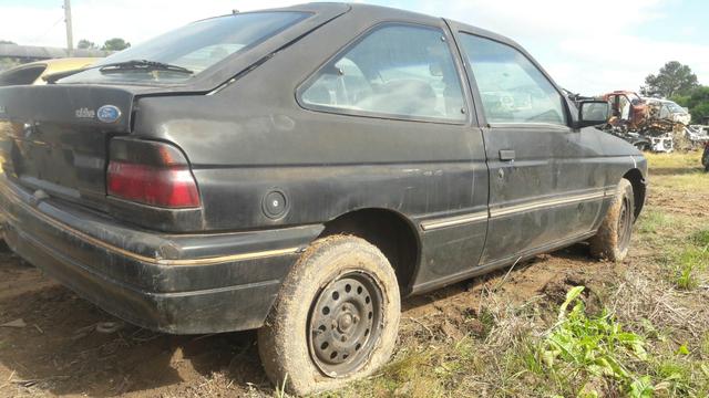 Peças diversas Escort motor Caixa portas capo farol sinaleira