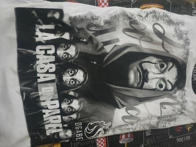 Camiseta do momento famosa lá casa de papel