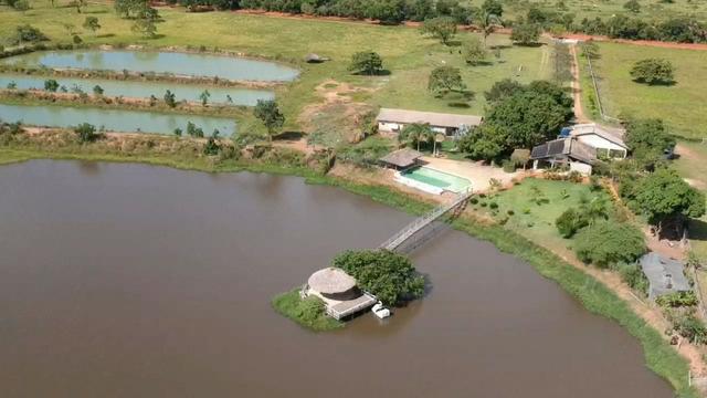 Fazenda há 10 km de Livramento com piscina, muito pasto, represas e lago