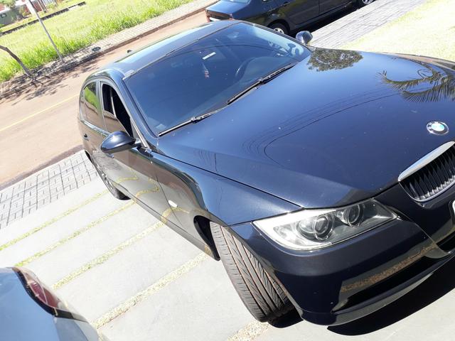 BMW 320 i a top de linha