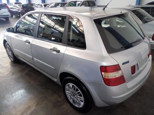 FIAT STILO 2003/2004 1.8 MPI 8V GASOLINA 4P MANUAL - Foto 2