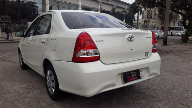 Toyota Etios sedan 2018 automático com kit gás - Foto 4