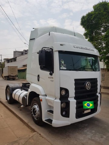 VOLKS CONSTELLETION 19-320 ANO 2008