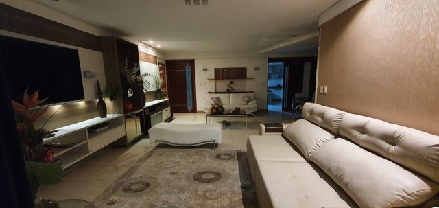 Apartamento para venda possui 215 metros quadrados com 3 quartos em Manaíra - João Pessoa 