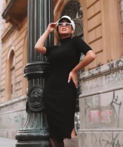 Vestido de tricô manga curta 