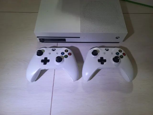 Xbox One S + Dois controles + Jogos - Videogames - Cremação, Belém  1258562135