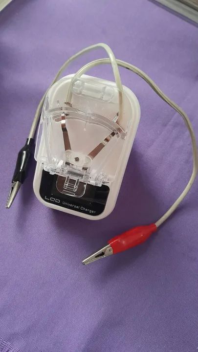 Carregador Universal para Baterias de Celular