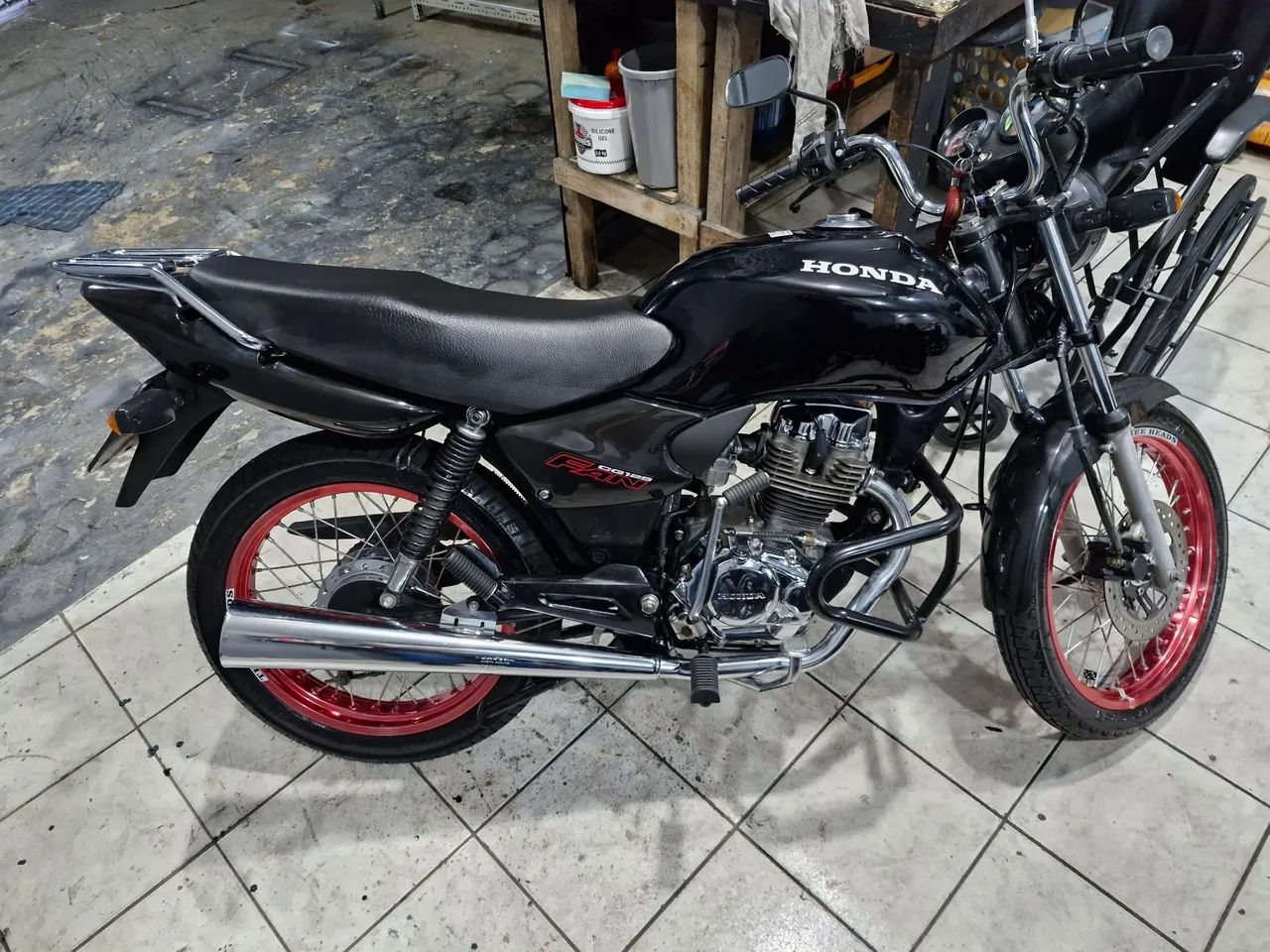 Honda CG 125 Fan - 2006 - Preta - Foto 11