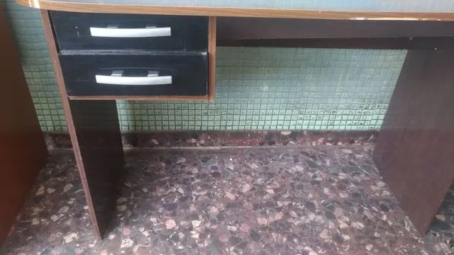 Mesas diversos modelos, madeira.ou mdf, bom estado.
