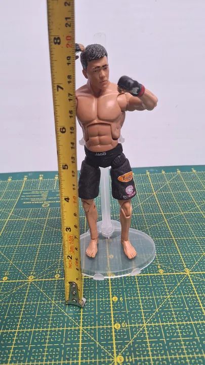 Boneco UFC Lyoto Machida original - Foto 5