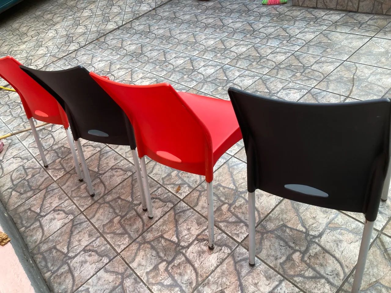 Cadeira Malba resistente e empilháveis  - Foto 3