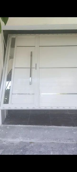 PORTÃO DE ALUMÍNIO BASCULANTE