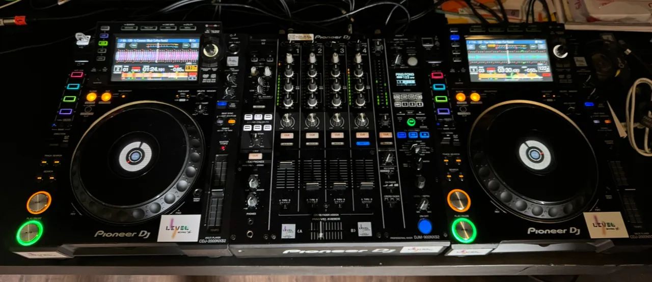 CDJ2000NXS2 + DJM900NXS2 + capa de acrílico protetor