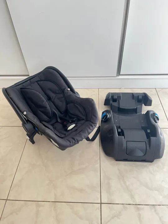 Carrinho de bebê Moisés Dzieco com bebê conforto e base Galzerano.  - Foto 5