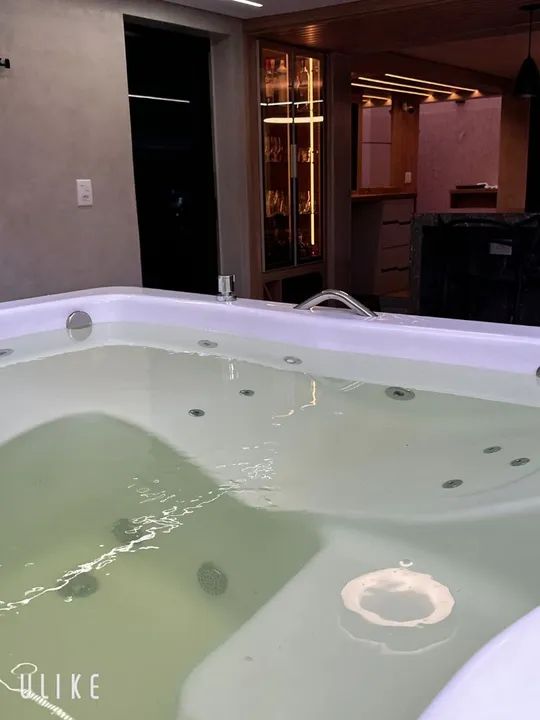 Casa de condomínio com jacuzzi e vista incrível!