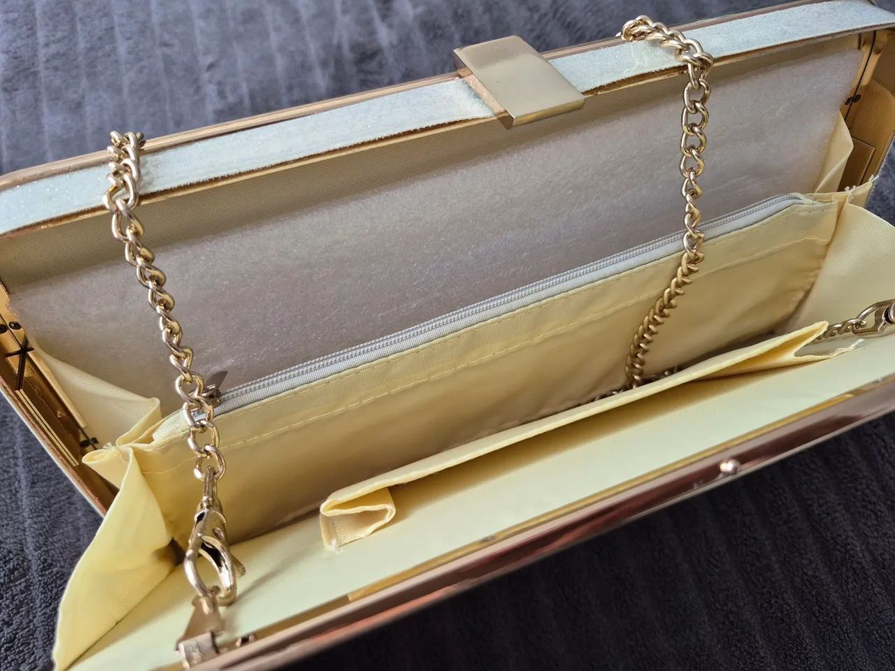 Linda Carteira Clutch com alça dourada - Foto 2