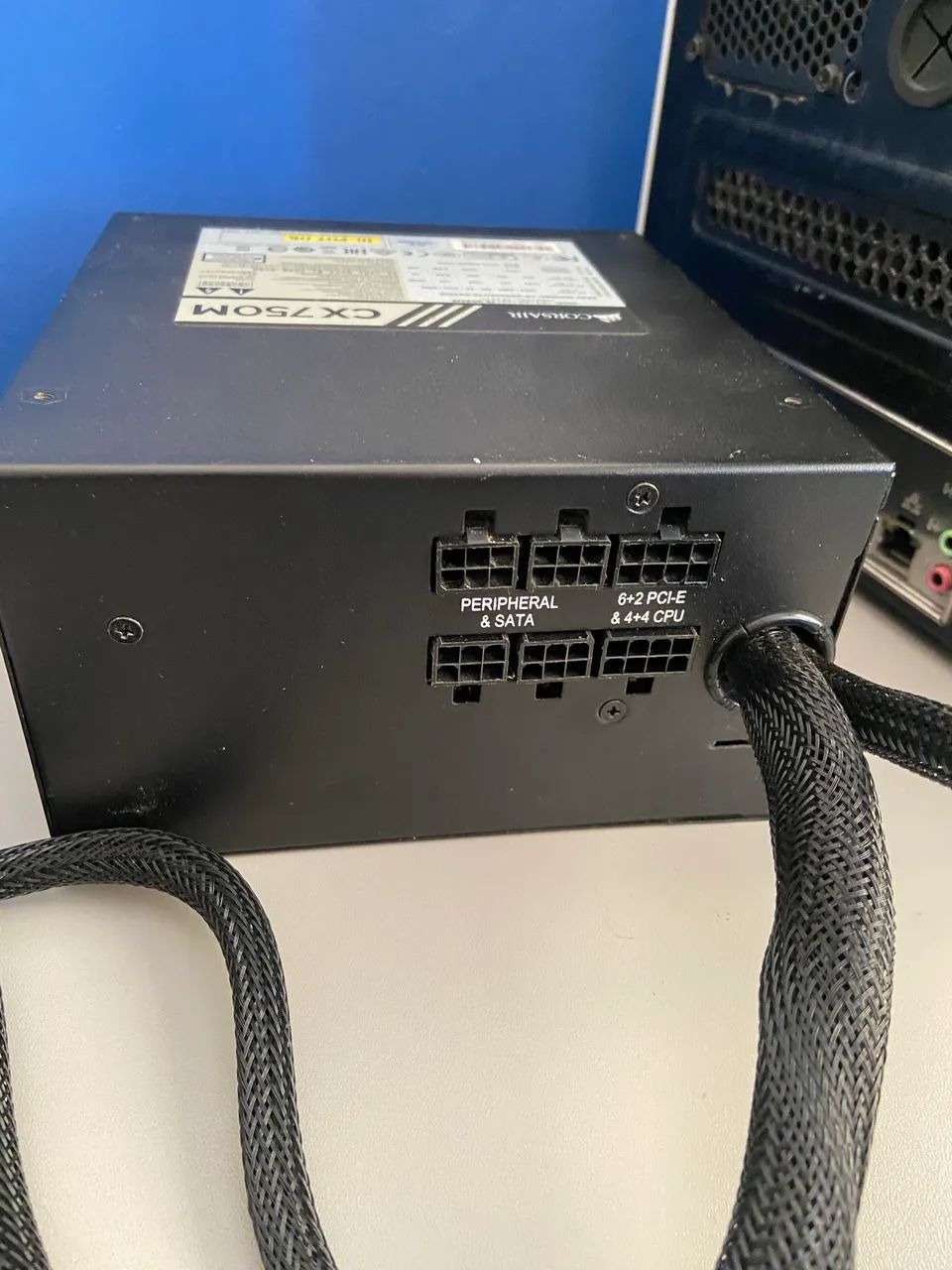 Fonte Corsair CX750M 750W Semi-Modular 80 Plus Bronze + Cabos