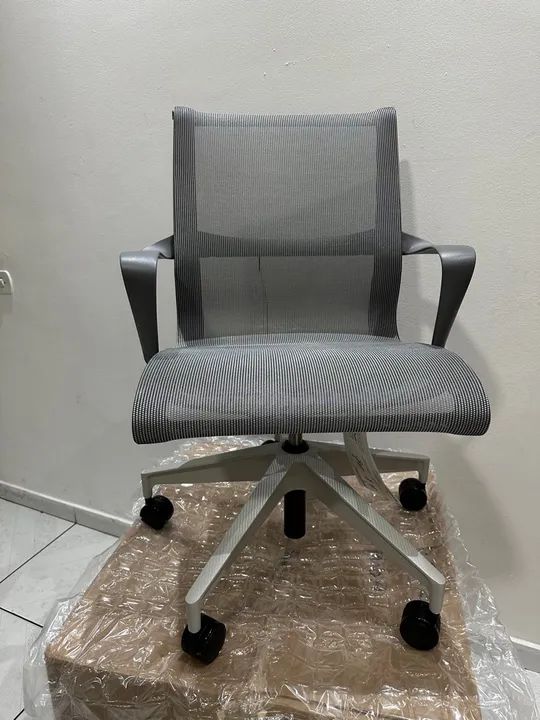 cadeira Herman miller setu platinada Entrego grátis sp capital  - Foto 4