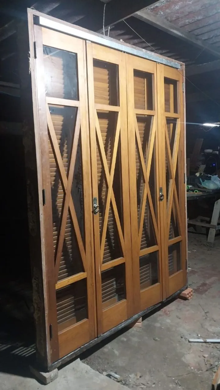 Porta com vidros