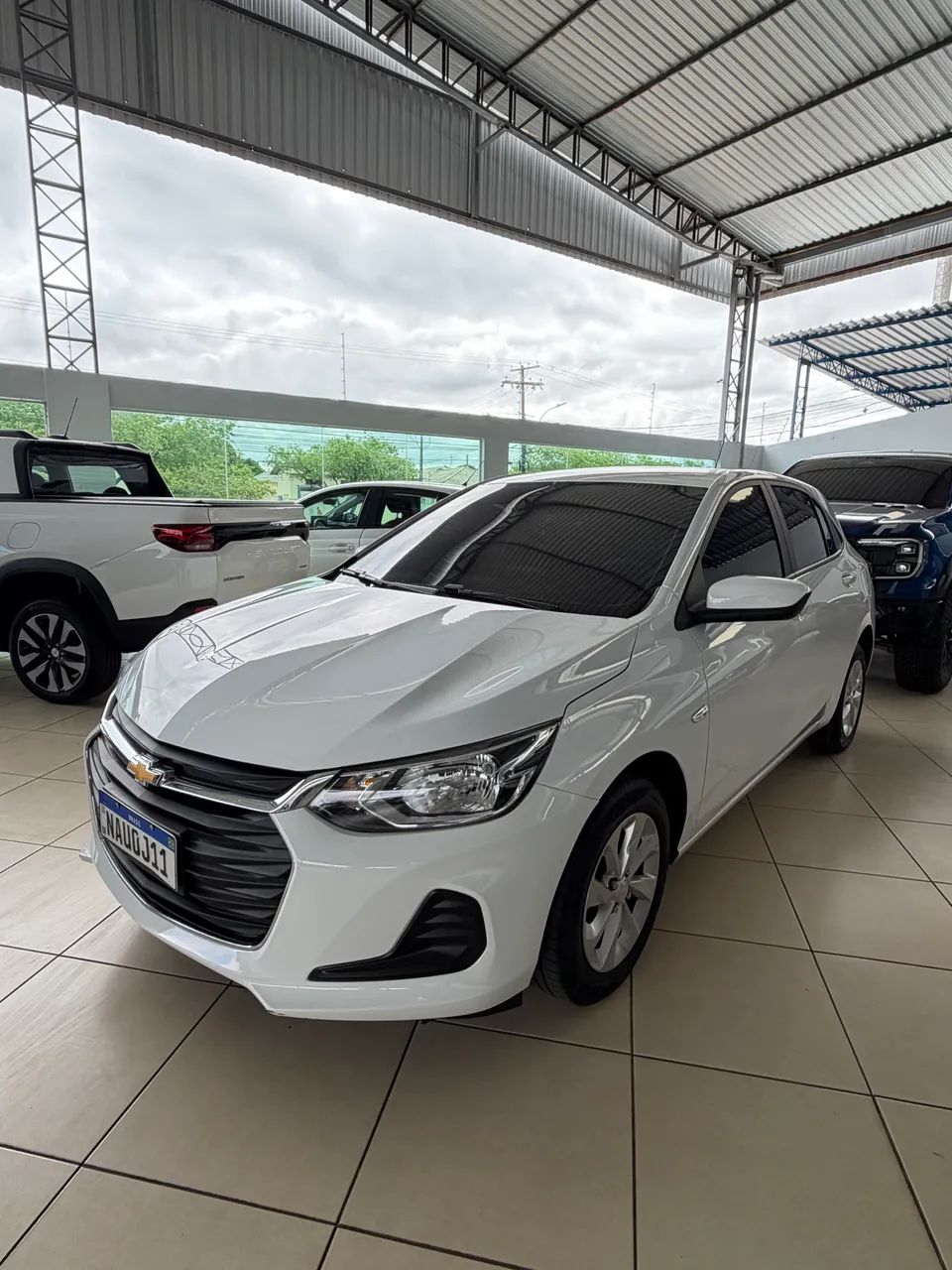 Chevrolet Onix Hatch LT 1.0 12V Flex Mec. 4P 2023 - Foto 2