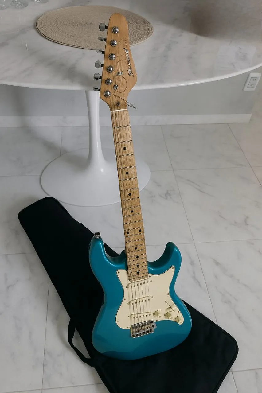 Guitarra Strinberg azul stratos