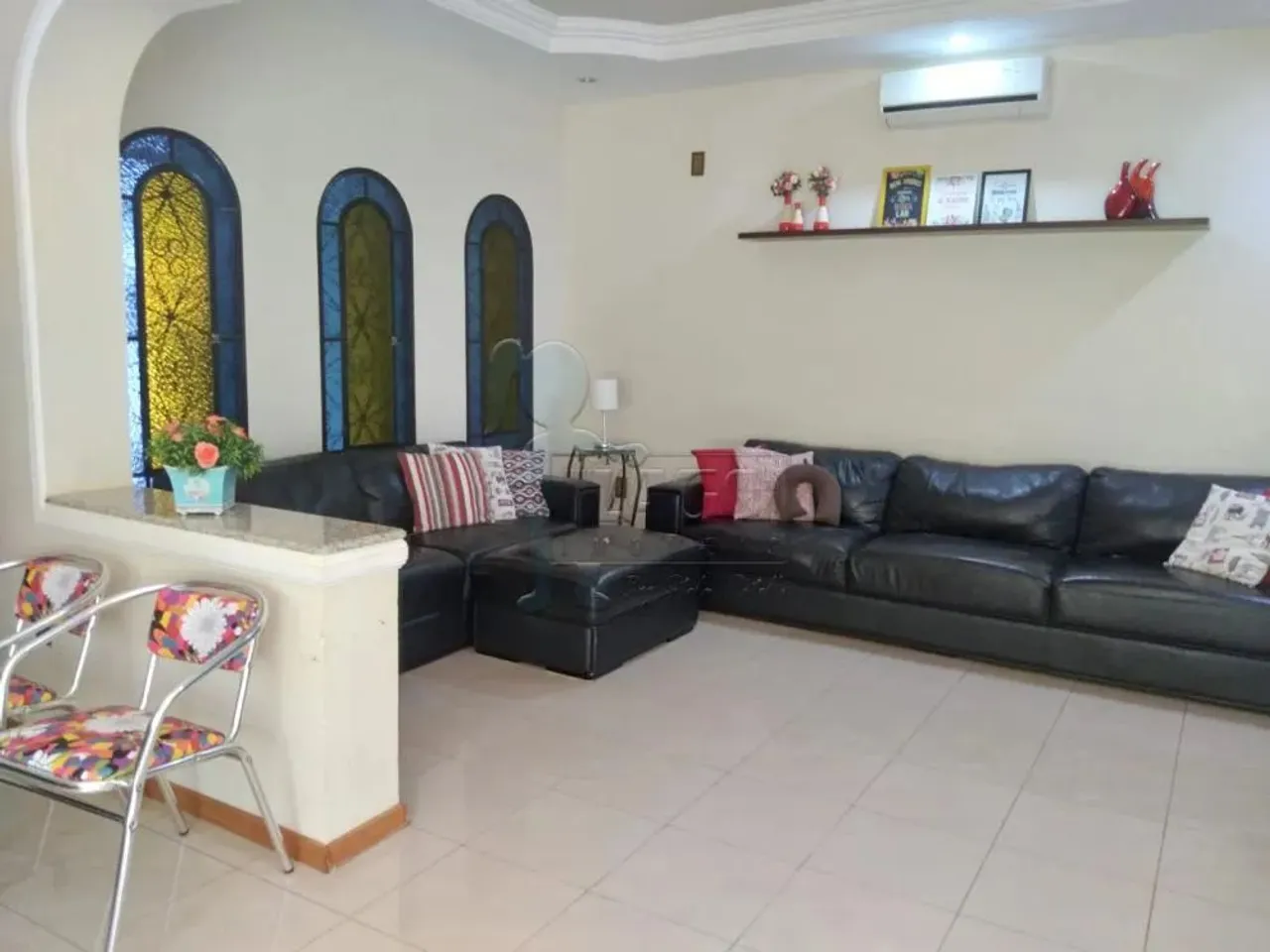 Sobrado de 319m² com 03 suítes para locação - Bairro Alto da Boa Vista
