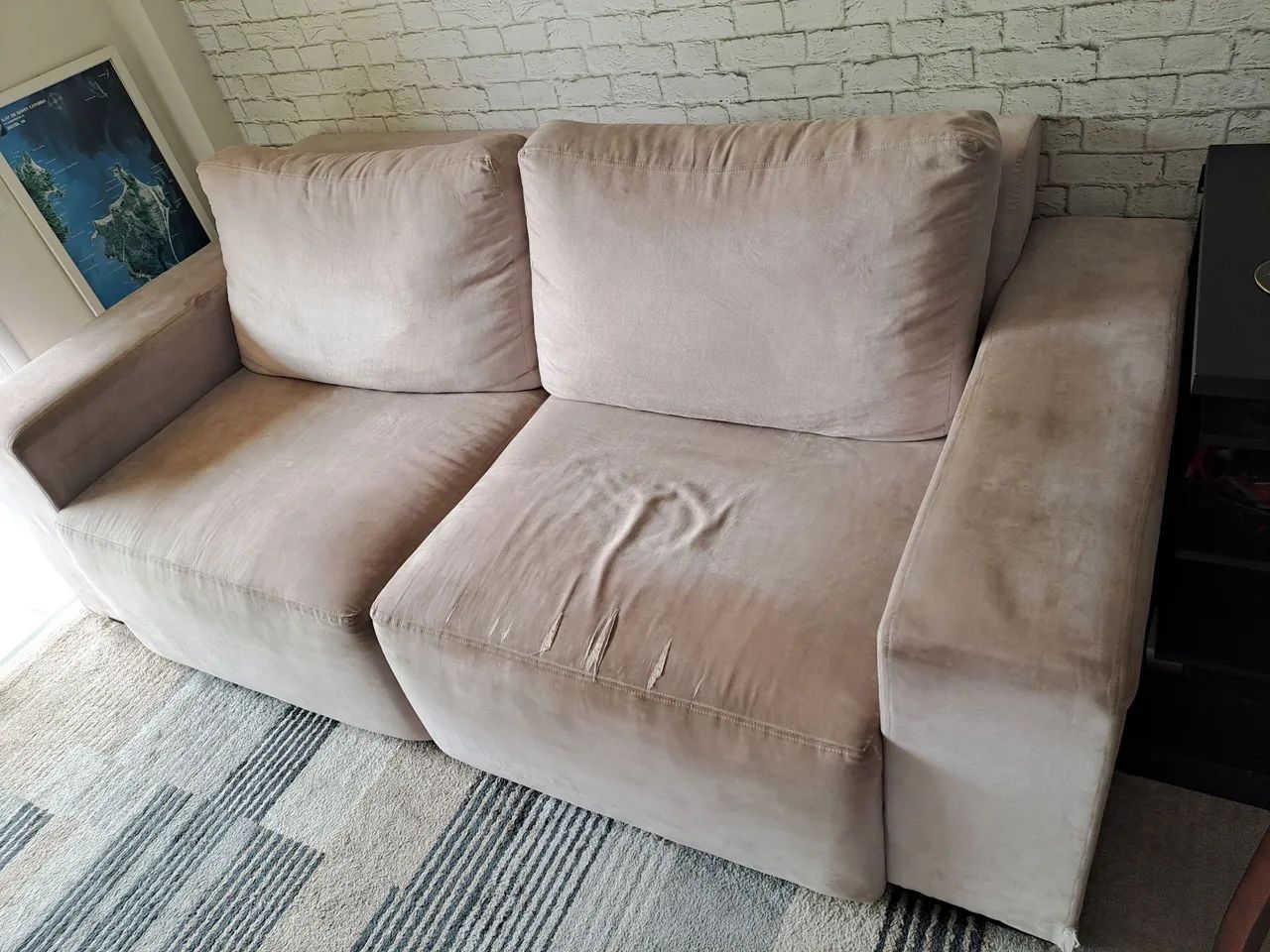 Sofá 3 lugares confortável e moderno