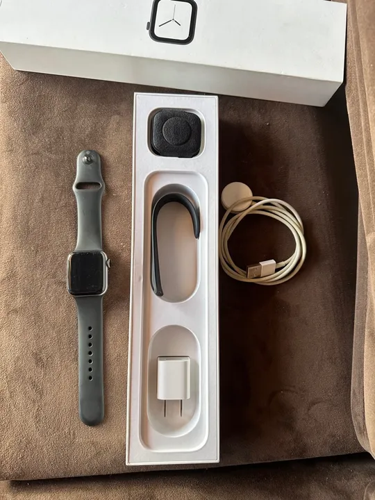 Apple Watch Series 4 - 40mm 