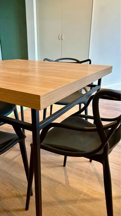 Mesa de Jantar em Madeira com 4 Cadeiras64861633145986120