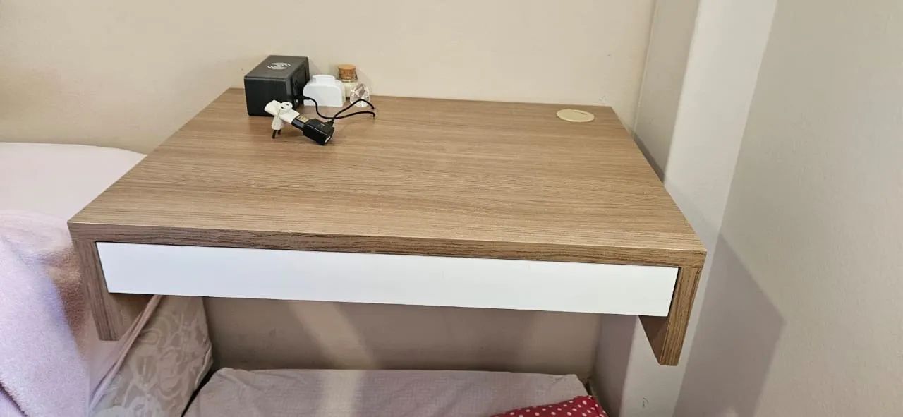 Mesa penteareira