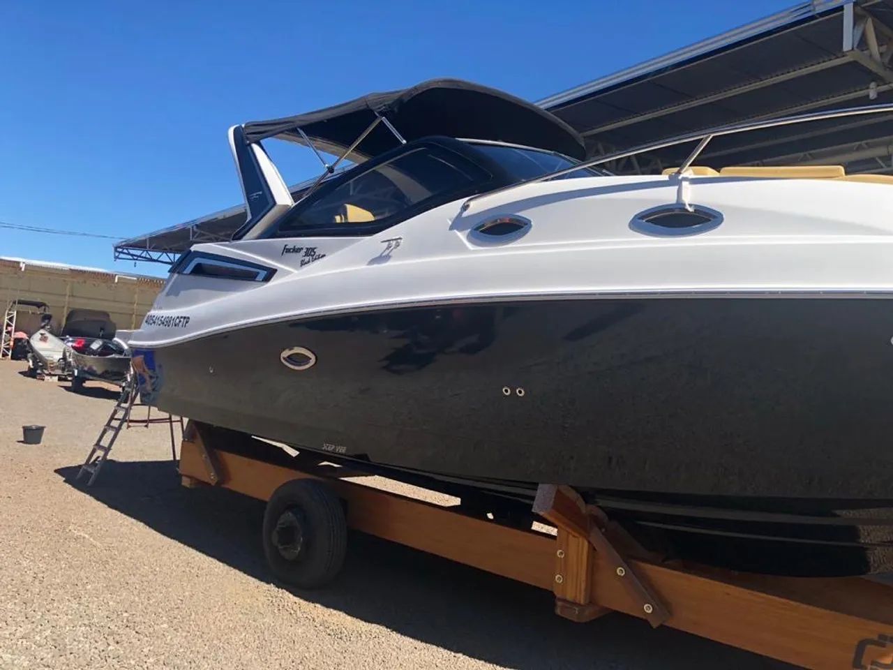 Lancha Focker 305 Black Edition 2019