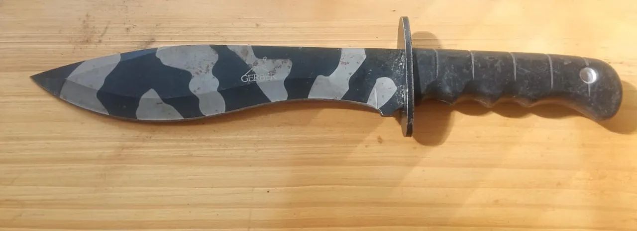 Faca Gerber Camuflada