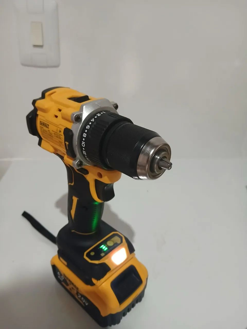 DeWalt DCD805 Screwdriver64254658026755123