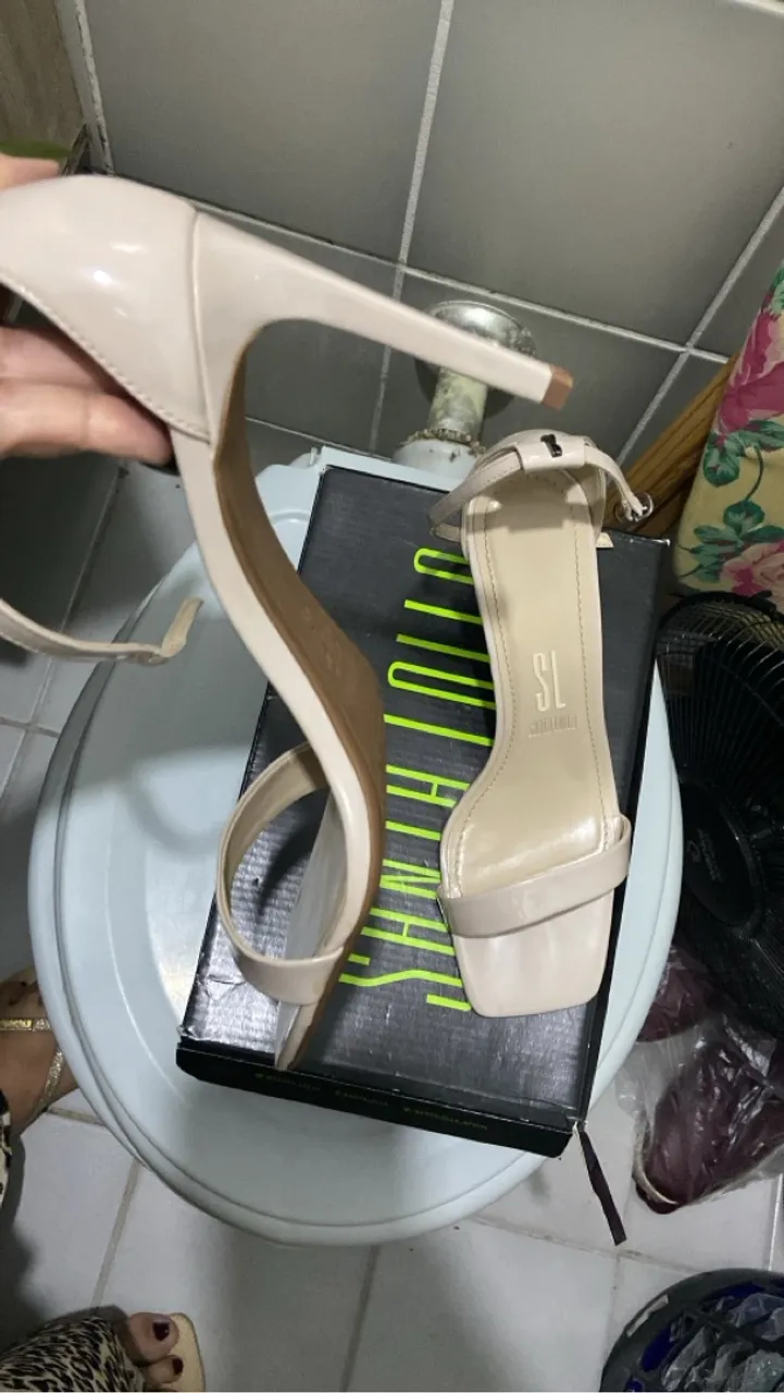 Sandália Salto Fino Bege - Nova