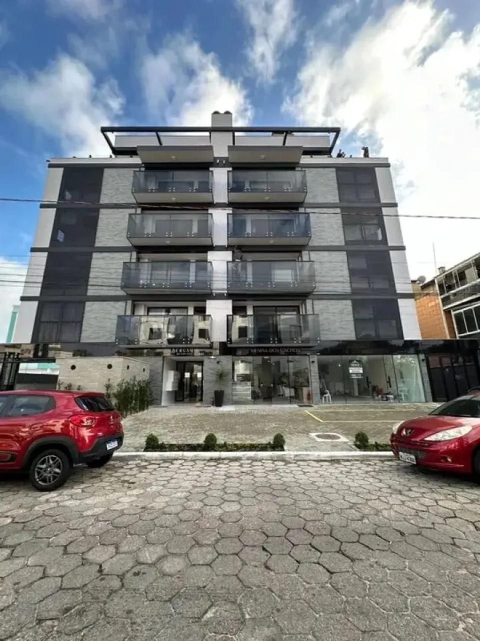 Apartamento Térreo com 2 quartos e 2 suítes em Canasvieiras