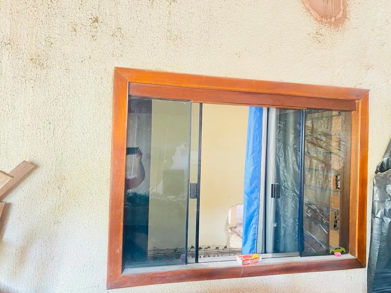 Janelas de Madeira com Vidro - Usadas