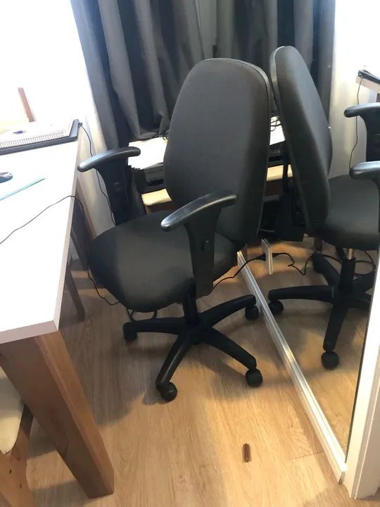 Cadeira de Escritório Giratória com Rodinhas - Foto 3