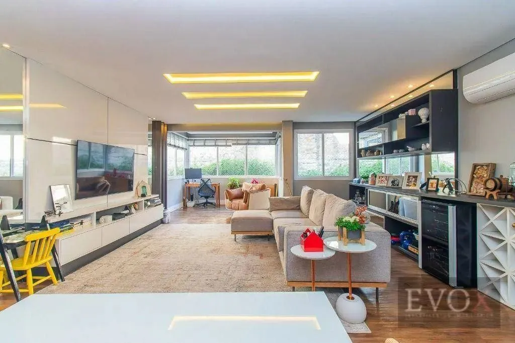 Luxuoso Apartamento Mobiliado com 3 Dormitórios e 4 Vagas no Chácara das Pedras