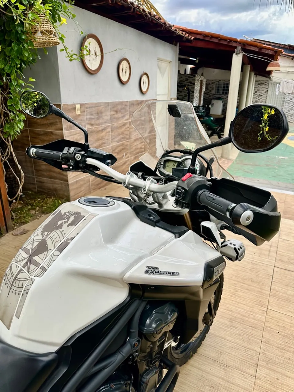 Moto TRIUMPH/ TIGER EXPLORER 1200