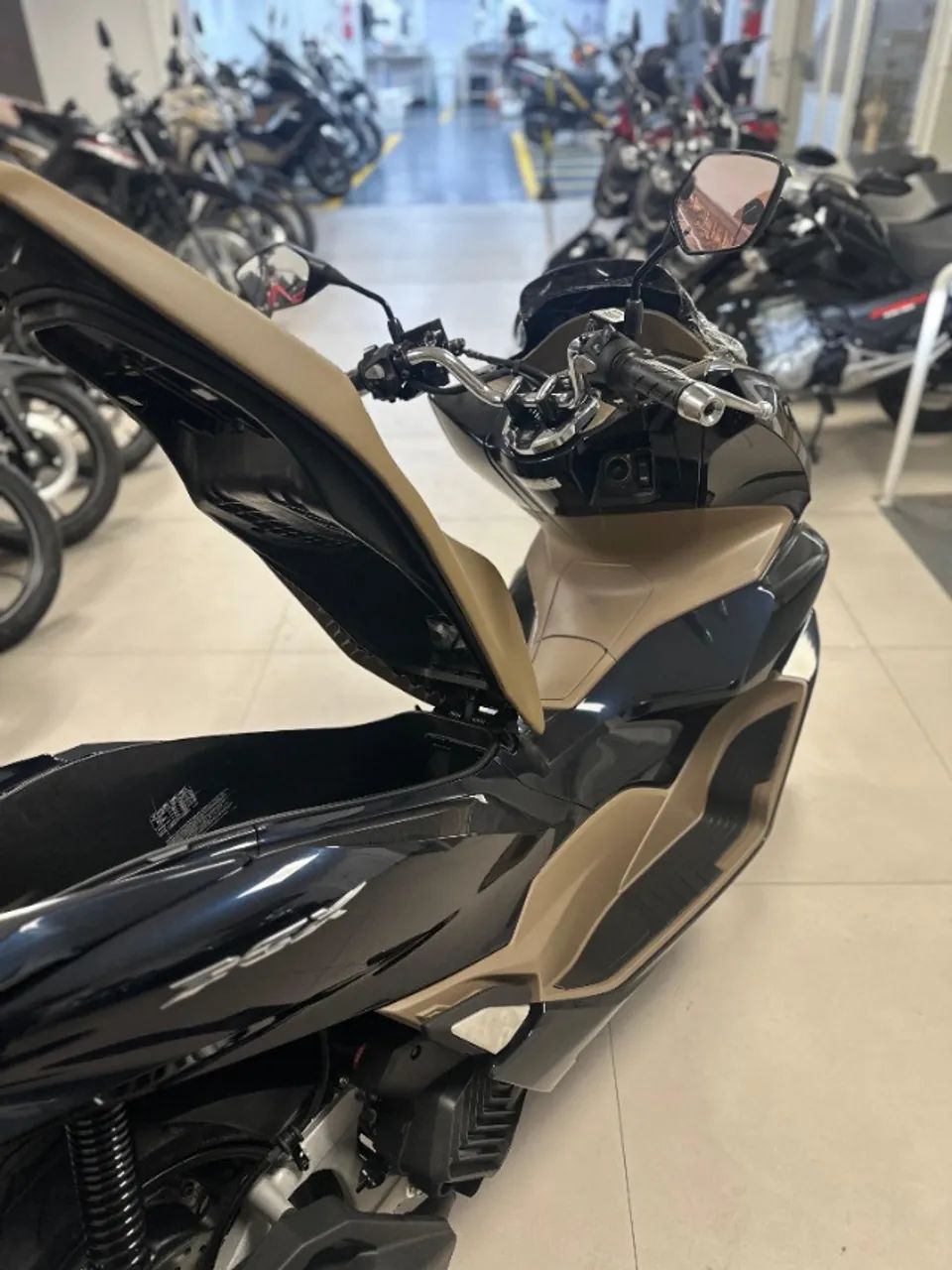 PCX 160 DLX 2026 - Foto 4