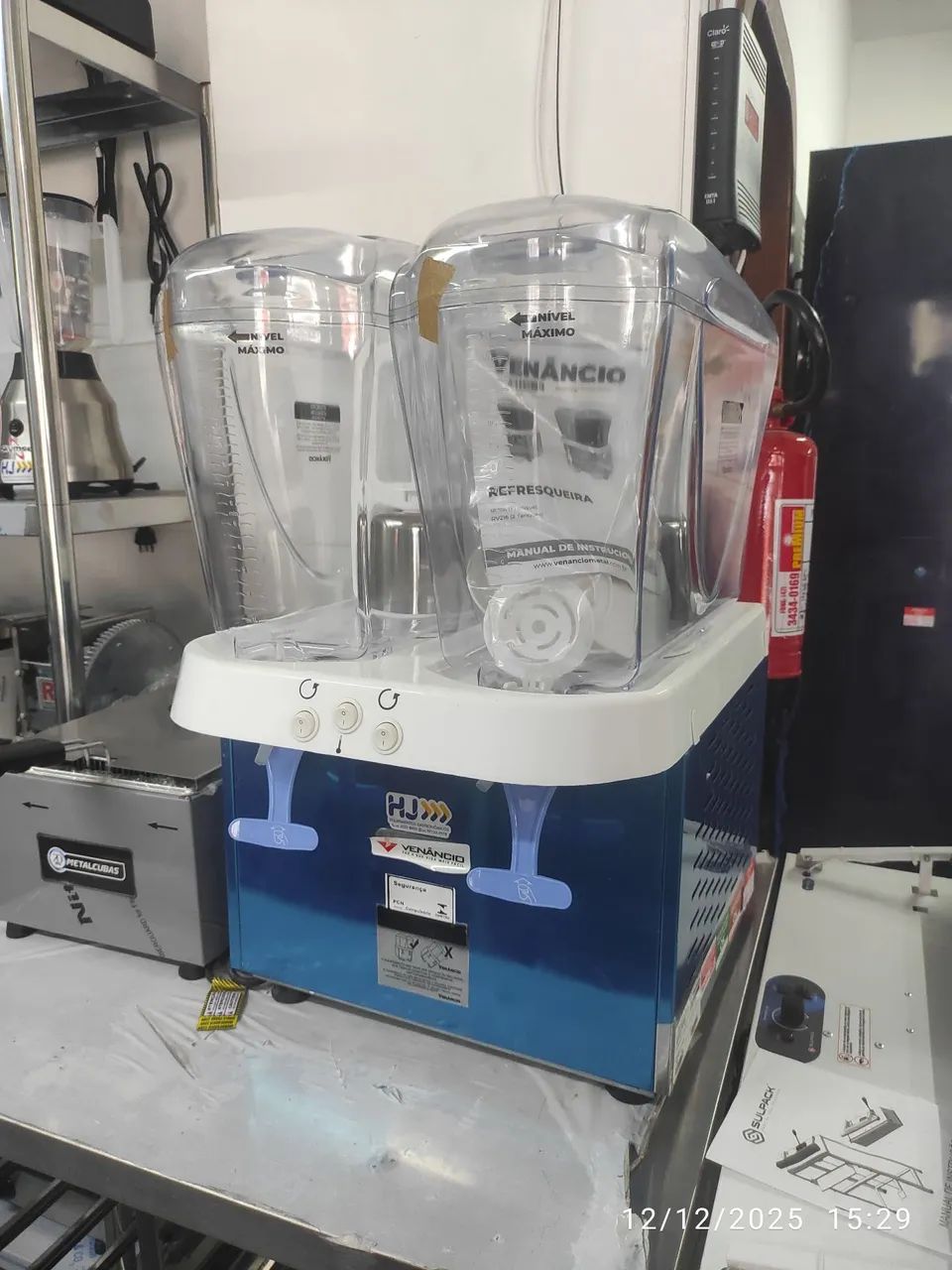 Bh máquina de suco dois tanques Venâncio 