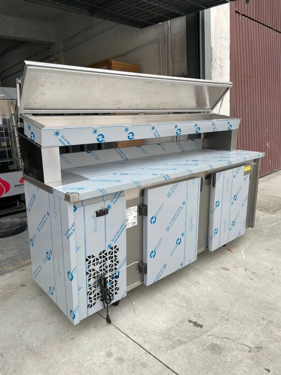 Condimentadora refrigerada 2m inox com tampo (Ester)