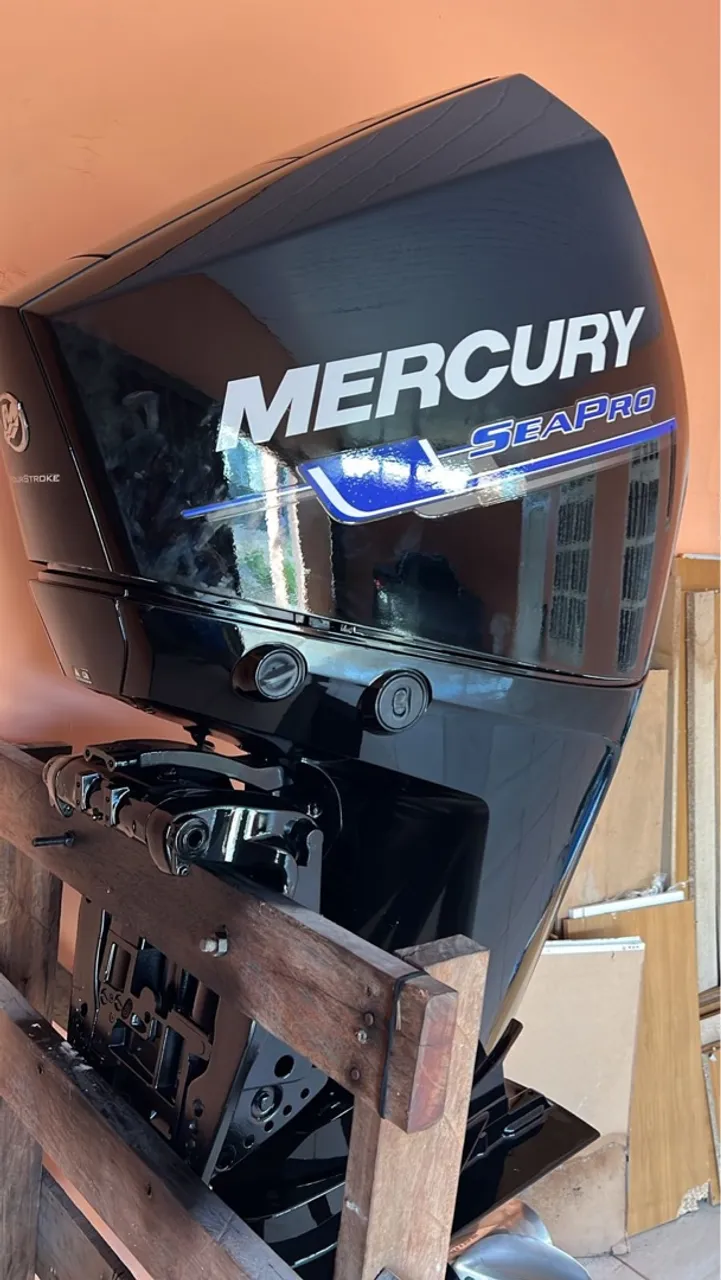 Motor de Popa Mercury SeaPro
